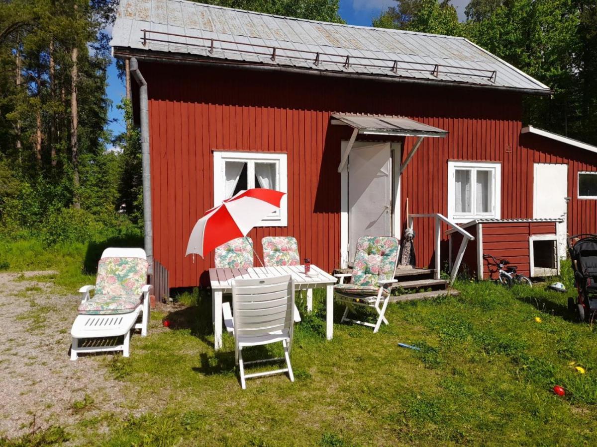 Summer Bedroom, Outside Toilet, Shower, Kitchen. 120 M From Sandbach. Bräcke エクステリア 写真