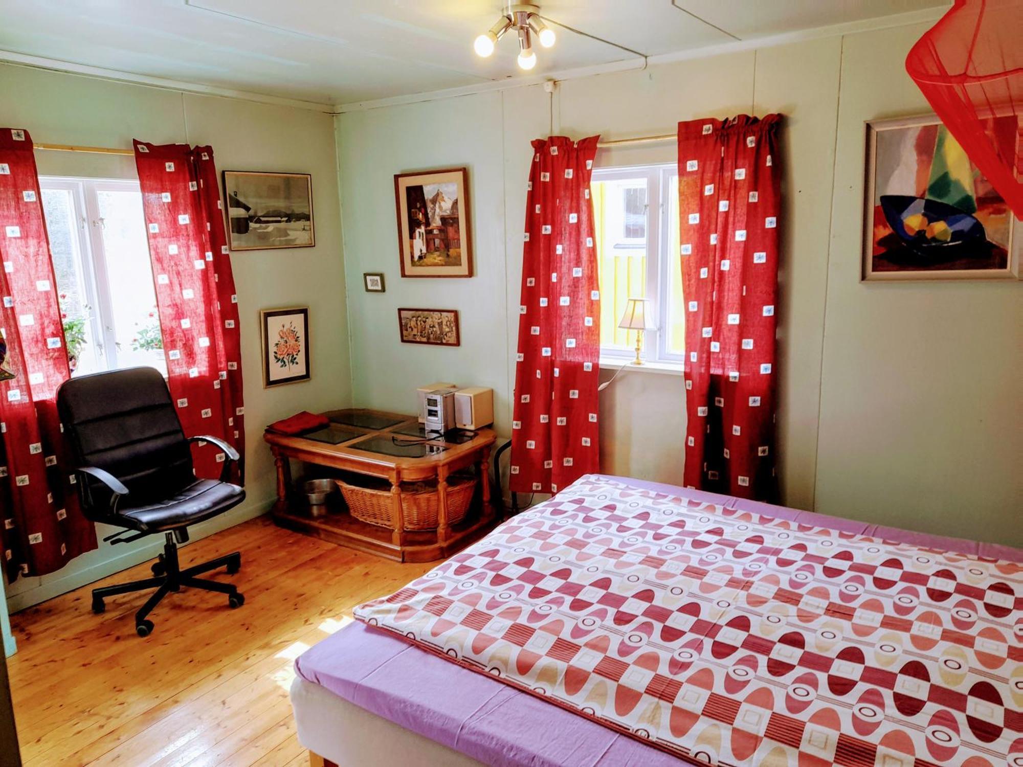 Summer Bedroom, Outside Toilet, Shower, Kitchen. 120 M From Sandbach. Bräcke エクステリア 写真